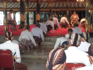 Keraton Yogyakarta Gelar Tradisi Ngabekten, Adik-Adik Sultan Tidak Hadir