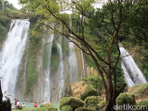 curug cikaso di sukabumi