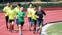 Kegiatan The Master Camp yang dijalani Galang Hendra Pratama dan Imanuel Pratna didahului dengan gym. Namun yang sedikit berbeda ialah aktivitas lari sejauh 3 km di Lapangan Pesaro. Istimewa/dok Yamaha.