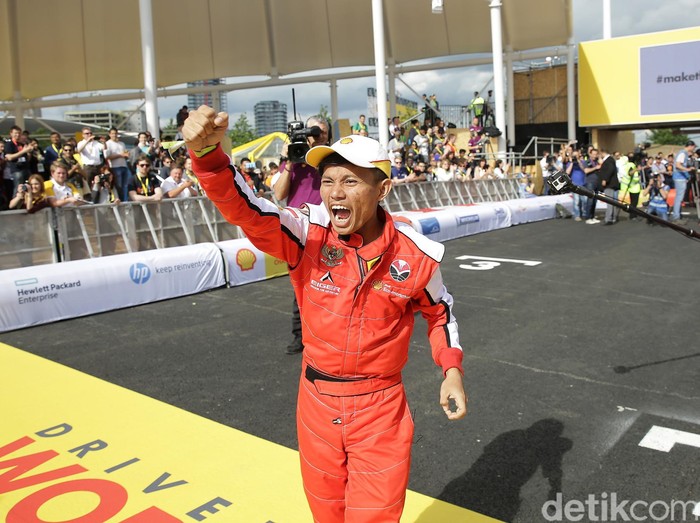 Mobil Listrik Mahasiswa Bandung, Start dari Kedua, Finish Terdepan