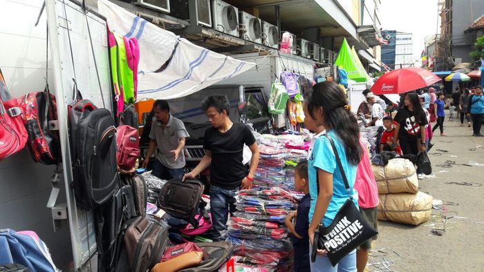 Penjualan Tas  Sekolah  Mulai Ramai Dijual Grosir dan Satuan