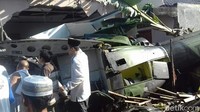 Helikopter TNI AD terjatuh di Dusun Kowang RT 1/RW 1 Desa Taman Martani, Kalasan, Sleman, Jumat (8/7/2016) pukul 15.00 WIB. Istimewa/Dok. Kemenhub.