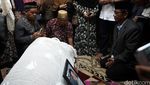 Sejumlah Tokoh Melayat Husni Kamil Manik