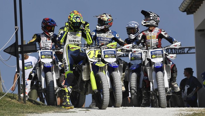 Dua Pebalap Indonesia Dapat Ilmu Langsung dari Rossi di VR46 Master Camp