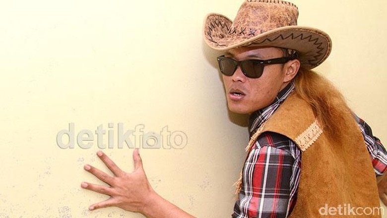 Kilas Balik Karier Sule, Dulu Ngamen Kini Jadi Pelawak Termahal Kilas Balik Karier Sule, Dulu Ngamen Kini Jadi Pelawak Termahal