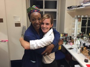 Emma Watson Puji Akting Noma Dumezweni di Teater The Cursed Child