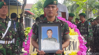 Jenazah Letda CPN Angga Juang Dimakamkan
