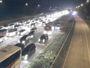 Macet Berdarah-darah Jelang Rest Area GT Cikarang Utama dan Fenomena 5 Km