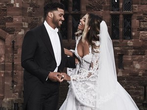 7 Gaun Pengantin Indah Pilihan Selebriti Hollywood yang Menikah di 2016