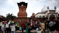  Kota ini kaya dengan cerita sejarah dan budaya, terutama pengaruh Islam di era Wali Songo.