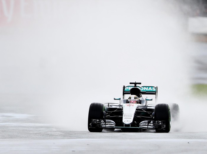 Juara, Hamilton Catat Hat-trick di GP Inggris