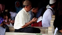 wisatawan dapat berwisata sambil berziarah di Menara Kudus.