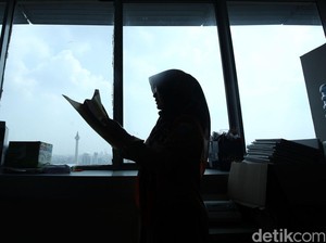 Bos OJK Ungkap PNS Ramai-ramai Minta Restrukturisasi Kredit