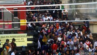 Hari ini merupakan hari pertama bekerja usai libur Lebaran.