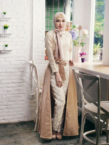 Foto: Pesona 6 Selebriti Indonesia yang Putuskan Berhijab di 2016