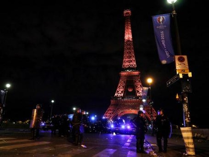Wanita Prancis Diperkosa Bergiliran di Dekat Menara Eiffel