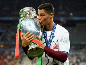 Ronaldo Juara dengan Bertabur Rekor