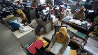 Tingkat absensi kepegawaian di lingkungan Pemprov DKI pada hari pertama masuk kerja hadir 100 persen.