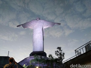 Seperti Apa Pemandangan dari Puncak Cristo Redentor Brasil?
