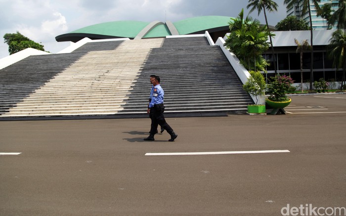 Gedung Nusantara III tempat Pimpinan MPR, DPR dan DPD juga terlihat sepi yang biasanya ramai. Lamhot Aritonang/detikcom.