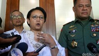 Menteri Luar Negeri Retno Marsudi mengatakan kondisi tujuh WNI yang disandera oleh kelompok bersenjata di Filipina dalam kondisi sehat. Mereka saat ini berada di Pulau Sulu, Filipina.