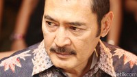 Bambang Trihatmodjo memiliki utang atas penyelengaraan SEA Games 1997 sebesar Rp 60 miliar, Kementerian Keuangan (Kemenkeu) terus mengejarnya meskipun dia menolak penagihan utang tersebut. Hasan Alhabsy/detikcom