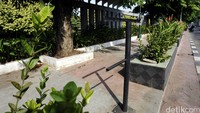 Pemerintah Kota (Pemkot) Bekasi belum lama benahi pedestrian atau trotoar di Jalan Chairil Anwar, Kota Bekasi. Namun kini kondisinya tidak lagi terawat.