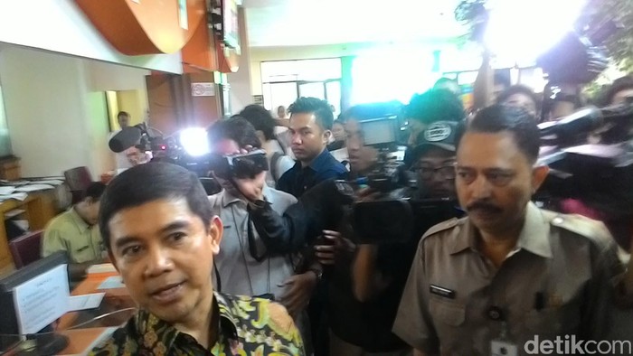 Sidak ke Kantor Wali  Kota Jakpus, Menpan Temui Warga yang Kesulitan Bikin KJP