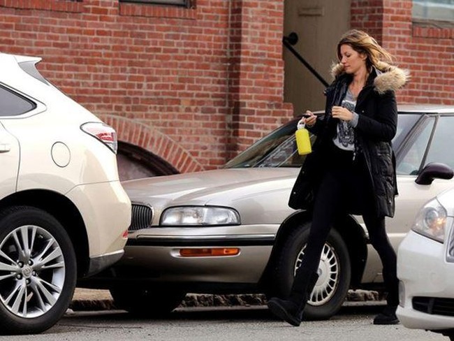 5 Seleb Hollywood Pengguna Mobil Hijau Selain Prius 5 Seleb Hollywood Pengguna Mobil Hijau Selain Prius