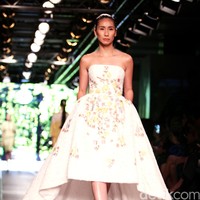 Sebastian Red by Sebastian Gunawan Plaza Indonesia Fashion Week 2016 at Plaza Indonesia. Thamrin. Jakarta. [Foto: Mohammad Abduh/Wolipop]