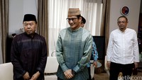 Dipimpin KH Didin Hafidhuddin, para ulama menemui Sandi di posko pemenangan, Jalan Tirtayasa II, Kebayoran Baru, Jakarta Selatan, Selasa (12/07/2016).
