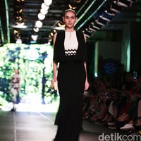 Sebastian Red by Sebastian Gunawan Plaza Indonesia Fashion Week 2016 at Plaza Indonesia. Thamrin. Jakarta. [Foto: Mohammad Abduh/Wolipop]