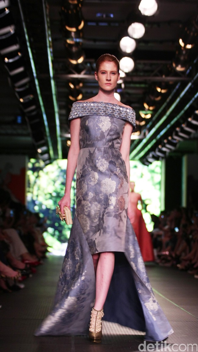 Sebastian Red by Sebastian Gunawan Plaza Indonesia Fashion Week 2016 at Plaza Indonesia. Thamrin. Jakarta. [Foto: Mohammad Abduh/Wolipop]