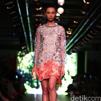 Sebastian Red by Sebastian Gunawan Plaza Indonesia Fashion Week 2016 at Plaza Indonesia. Thamrin. Jakarta. [Foto: Mohammad Abduh/Wolipop]