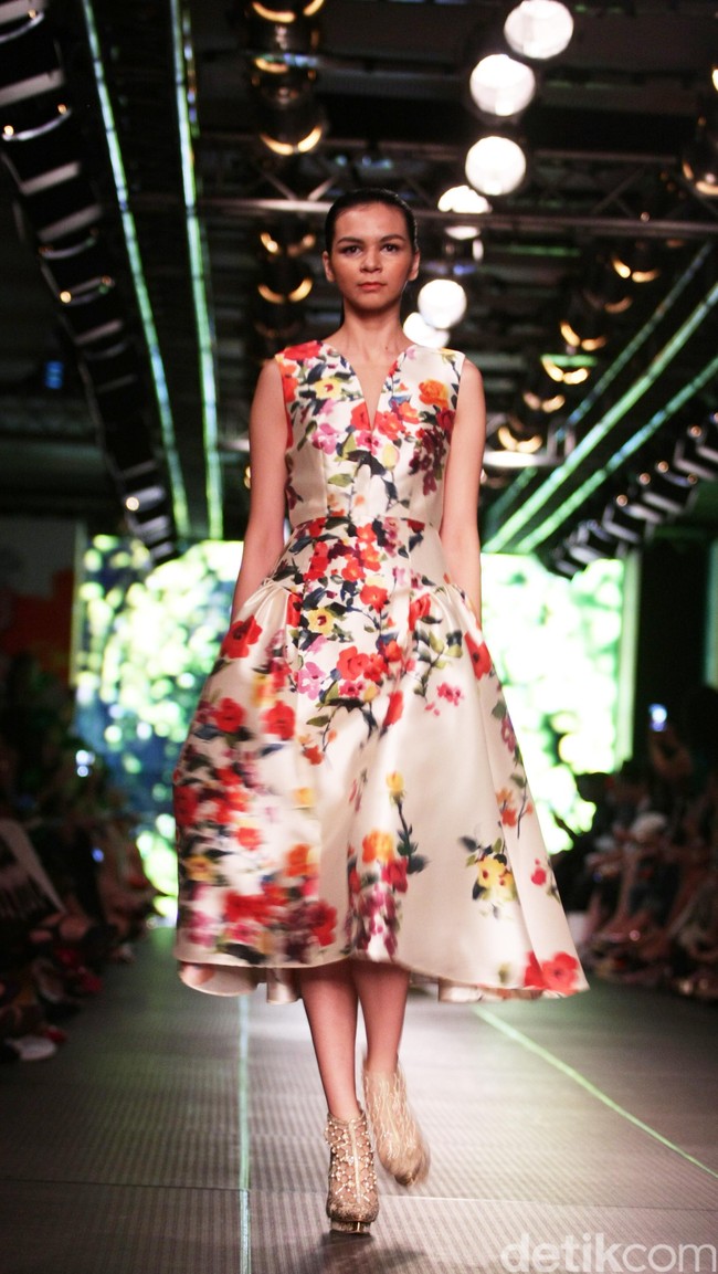 Sebastian Red by Sebastian Gunawan Plaza Indonesia Fashion Week 2016 at Plaza Indonesia. Thamrin. Jakarta. [Foto: Mohammad Abduh/Wolipop]