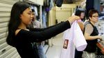 Jelang Tahun Ajaran Baru, Seragam Sekolah Mulai Diburu
