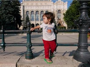 Gemes! Lucunya El Barack, Putra Jessica Iskandar saat Liburan