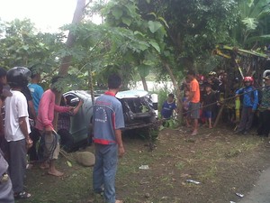 2 Orang Tewas Tenggelam setelah Mobilnya Nyemplung Sungai di Banyumas