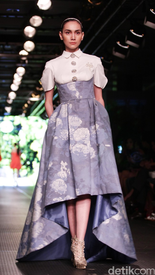 Sebastian Red by Sebastian Gunawan Plaza Indonesia Fashion Week 2016 at Plaza Indonesia. Thamrin. Jakarta. [Foto: Mohammad Abduh/Wolipop]