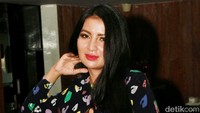 Kesan seksi tak lepas darinya. Pool/Gus Mun/detikFoto.