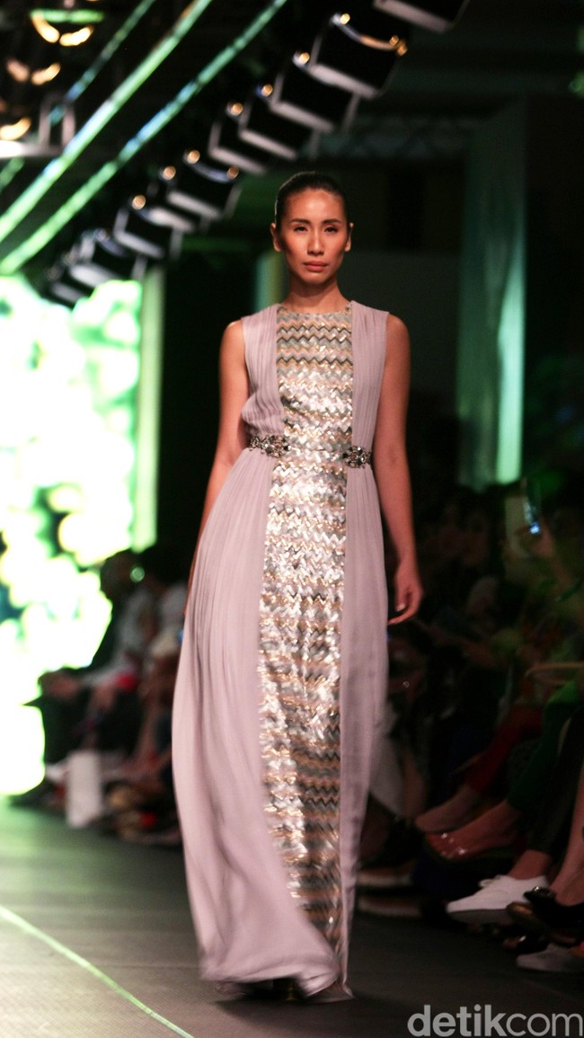 Sebastian Red by Sebastian Gunawan Plaza Indonesia Fashion Week 2016 at Plaza Indonesia. Thamrin. Jakarta. [Foto: Mohammad Abduh/Wolipop]