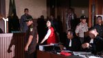 Ayahanda Mirna Bersaksi Dalam Kasus Jessica