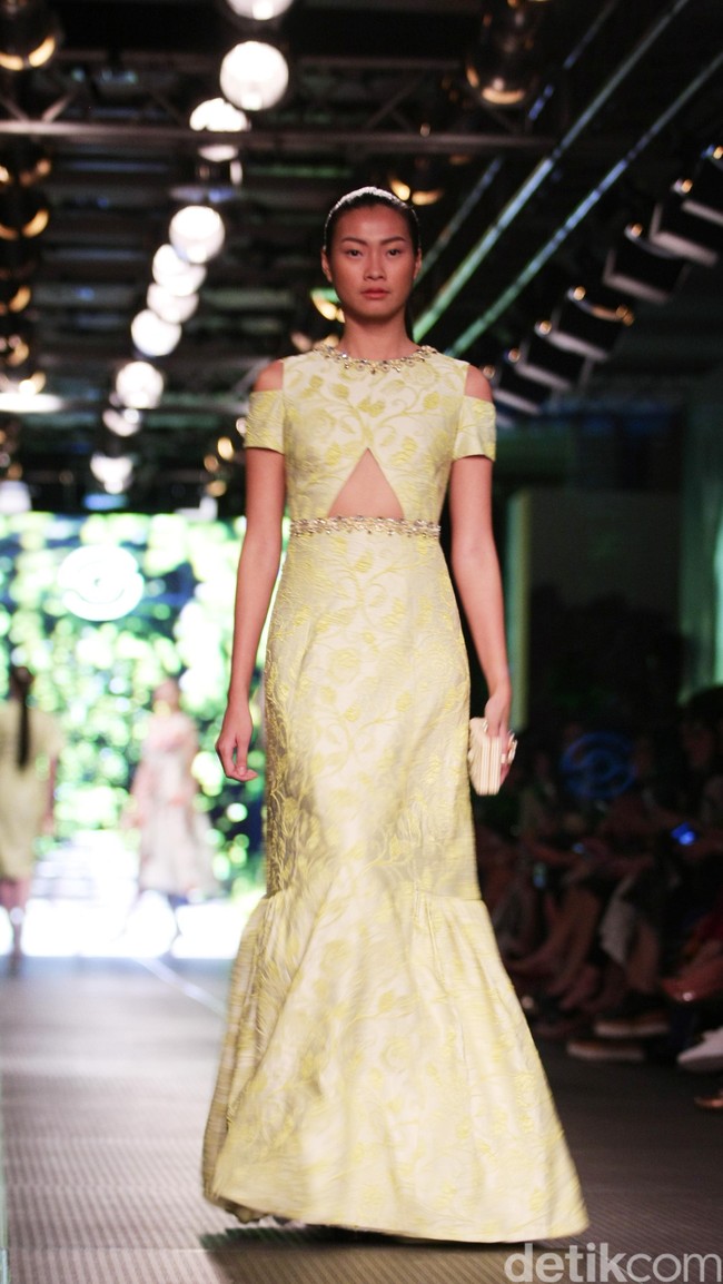 Sebastian Red by Sebastian Gunawan Plaza Indonesia Fashion Week 2016 at Plaza Indonesia. Thamrin. Jakarta. [Foto: Mohammad Abduh/Wolipop]