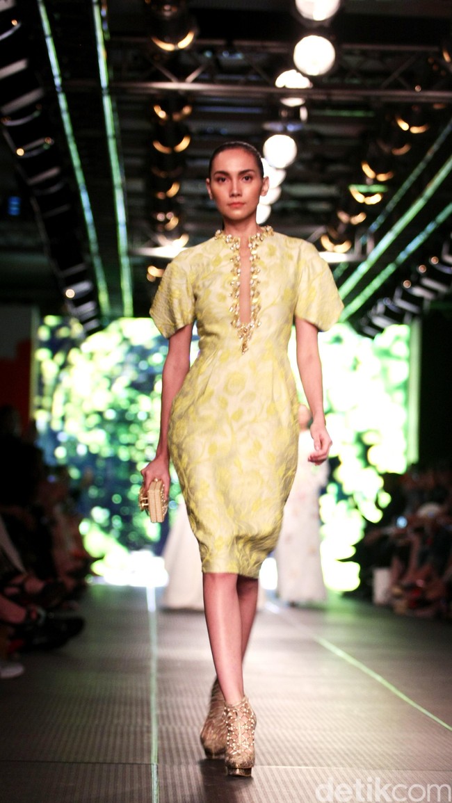 Sebastian Red by Sebastian Gunawan Plaza Indonesia Fashion Week 2016 at Plaza Indonesia. Thamrin. Jakarta. [Foto: Mohammad Abduh/Wolipop]