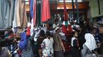 Berburu Seragam Sekolah