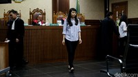 Sidang Jessica Kumala Wongso, terdakwa kasus pembunuhan Mirna Salihin, ditunda. Penyebabnya karena salah satu hakim ada urusan di Mahkamah Konstitusi (MK).