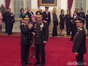 Lihat Jenderal Tito dan Komjen BG Bersalaman, Para Petinggi Polri Tepuk Tangan