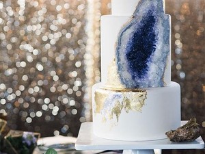 Kini Muncul Tren Cake Berbentuk Batu Kristal Geode yang Indah!