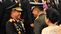 Tito Karnavian mendapat ucapan selamat dari Panglima TNI Jenderal Gatot Nurmantyo.