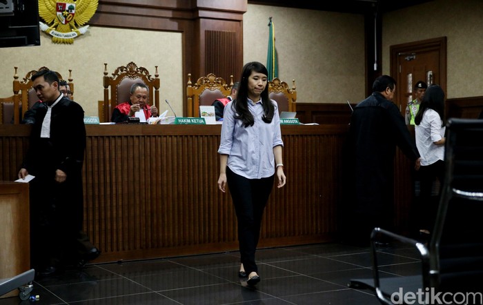 Hakim Ada Urusan di MK, Sidang Jessica Ditunda 20 Juli